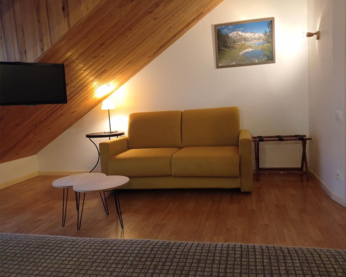 Hotel De La Gare ピエルフィット・ネスタラ エクステリア 写真